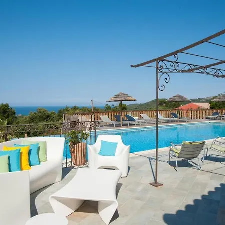 Domaine De Sonia - éco-insolites Hotel *